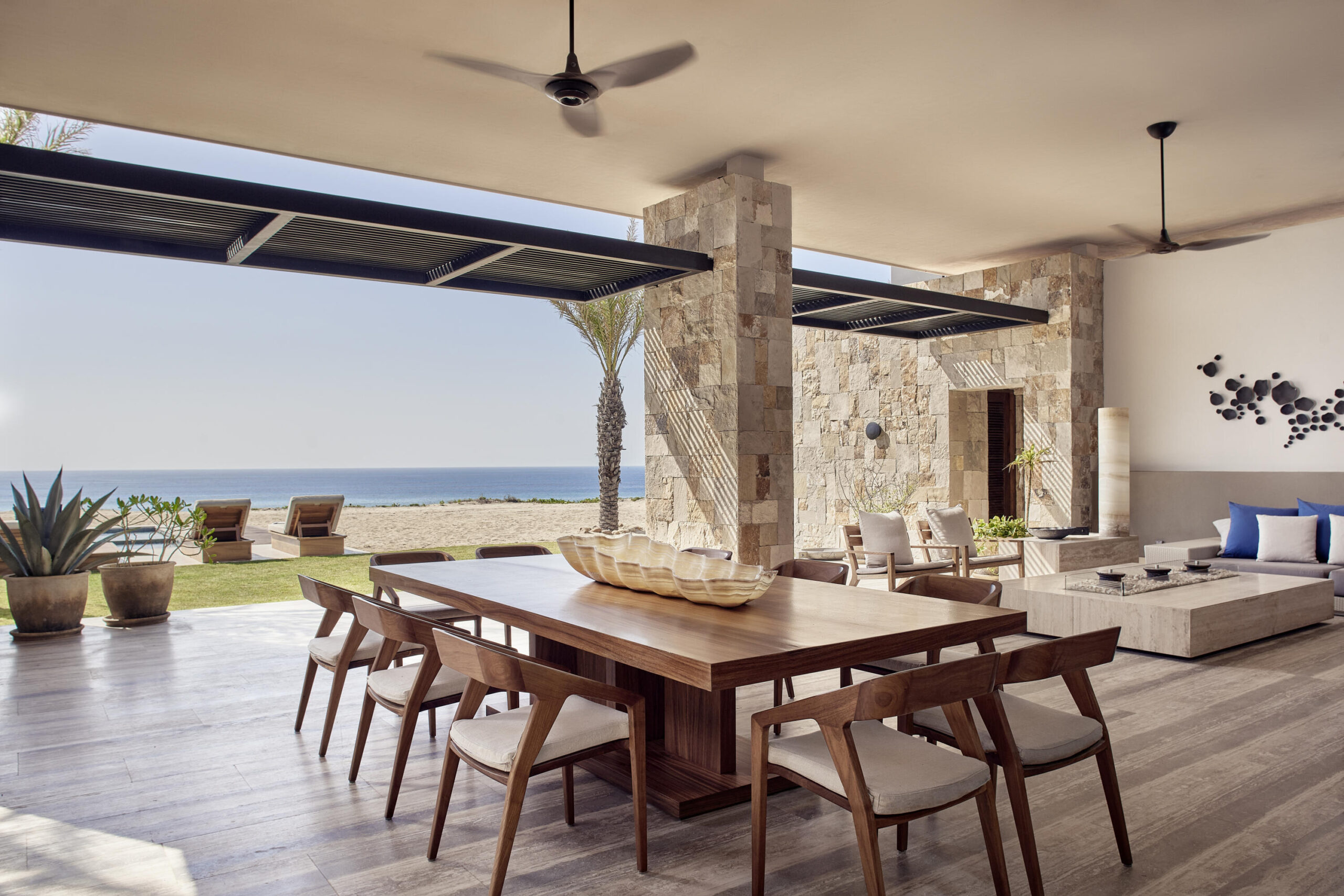 Cabo Luxury El Altillo Nestled in the prestigious community of El Altillo within Puerto Los Cabos, Casa Chill Out is a one-of-a-kind estate that offers an extraordinary combination of privacy, comfort, and spectacular ocean – Blvd. Mar De Cortez, San Jose del Cabo, BS