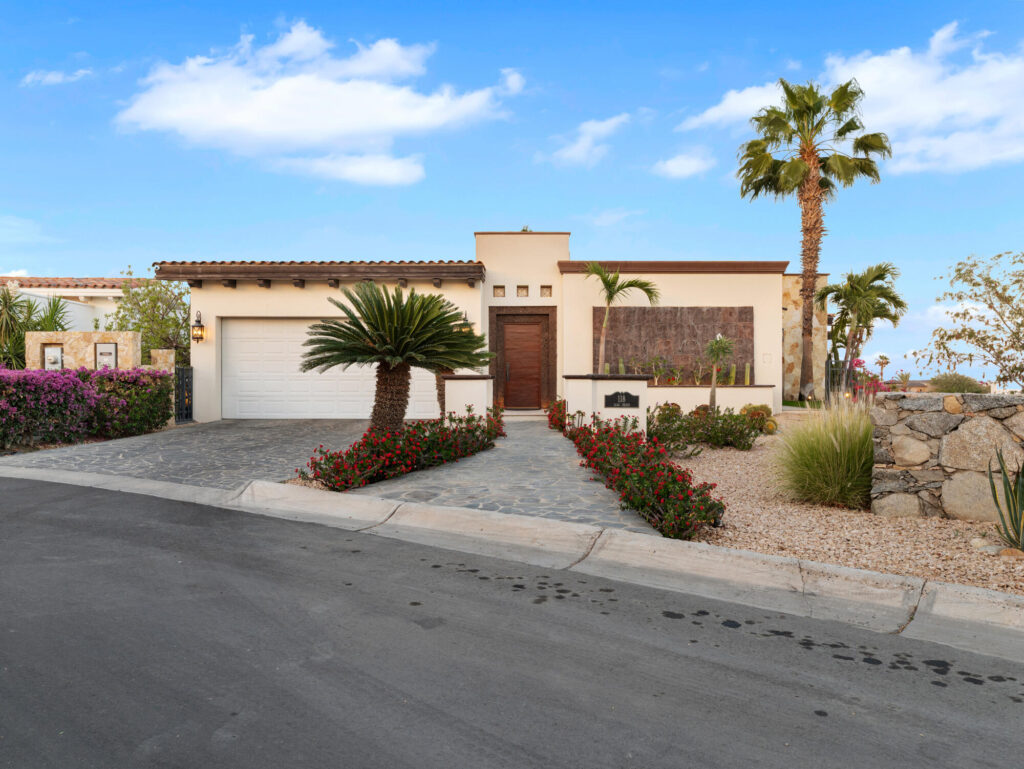 Cabo Luxury Cresta Del Mar Tucked away in the midst of San Lucas' corridor is the very exclusive private community of Cresta Del Mar. With very upscale homes of unique styles on large lots, CDM is a gated community in a friendly and convenient neighborhood close to amenities, restaurants, shopping, and easy access to the highway. Nearby are golf, beach, biking, and hiking trails. Casa El Deseo is a one-of-a-kind, ranch-style home nestled in this beautiful setting with ocean – Casa El Deseo, Cabo Corridor, BS