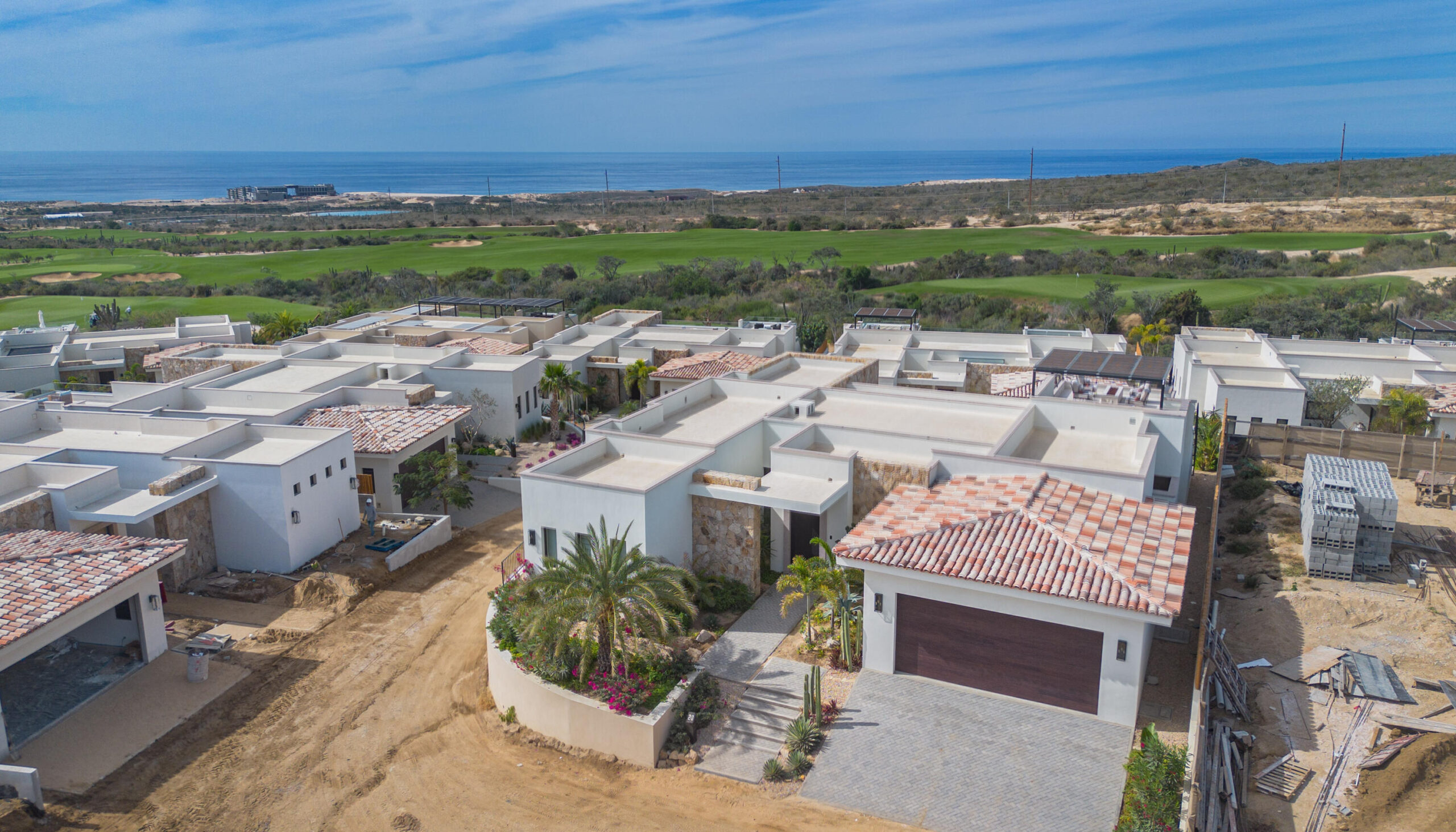 Cabo Luxury Las Terrazas Las Terrazas 20 is a stunning 4-bedroom, 4.5-bath new-build residence completed just last for sale