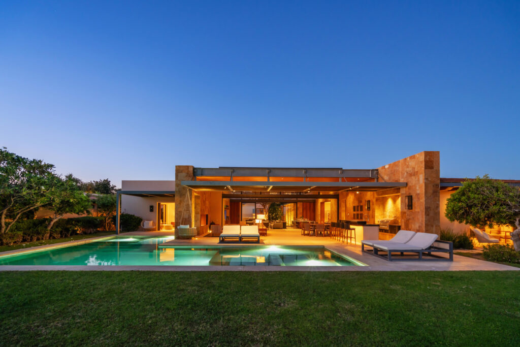 Cabo Luxury West Enclave Ritz-Carlton An extraordinary oceanfront residence in West Enclave - Ritz-Carlton Reserve, within the private community of Puerto Los Cabos, San José del Cabo. Designed by renowned architect Fernando de Haro, this ultra-luxury single-level villa offers panoramic Sea of Cortez – Ritz Carlton Reserve, San Jose del Cabo, BS